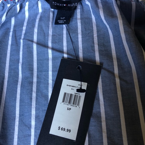 Tommy Hilfiger cold shoulder shirt. - Picture 5 of 5